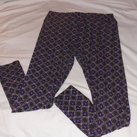 LuLaRoe Tall & Curvy Geometric Design Leggings - Picture 1 of 5